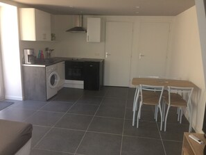 Private kitchen - Vrbo Property (Cheval-Blanc)