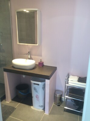 Bathroom - Vrbo Property (Cheval-Blanc)