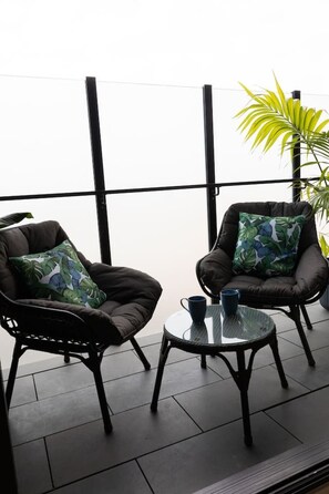 Terrace/patio - Designer Retreat Near Chapel St and Transport (Prahran)