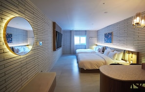 Desk, free WiFi - DONGDUCHEON IPPDA HOTEL (Dongducheon)