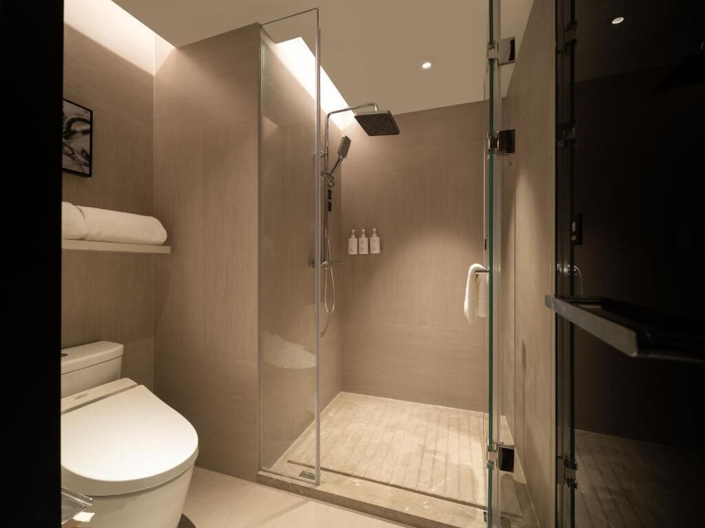 Habitación ejecutiva doble | Baño | Zapatillas
