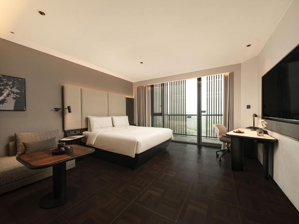 Premium Double Room | Soundproofing, iron/ironing board, free WiFi, wheelchair access