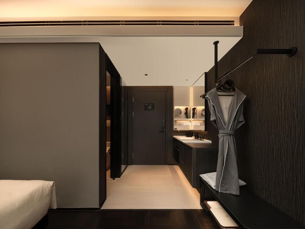 Premium Twin Room | Soundproofing, iron/ironing board, free WiFi, wheelchair access