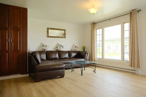 Warm and Bright 3 Bedroom Detached House·sydney