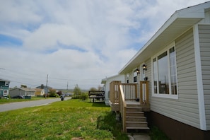 Exterior - Warm and Bright 3 Bedroom Detached House·sydney (Sydney)