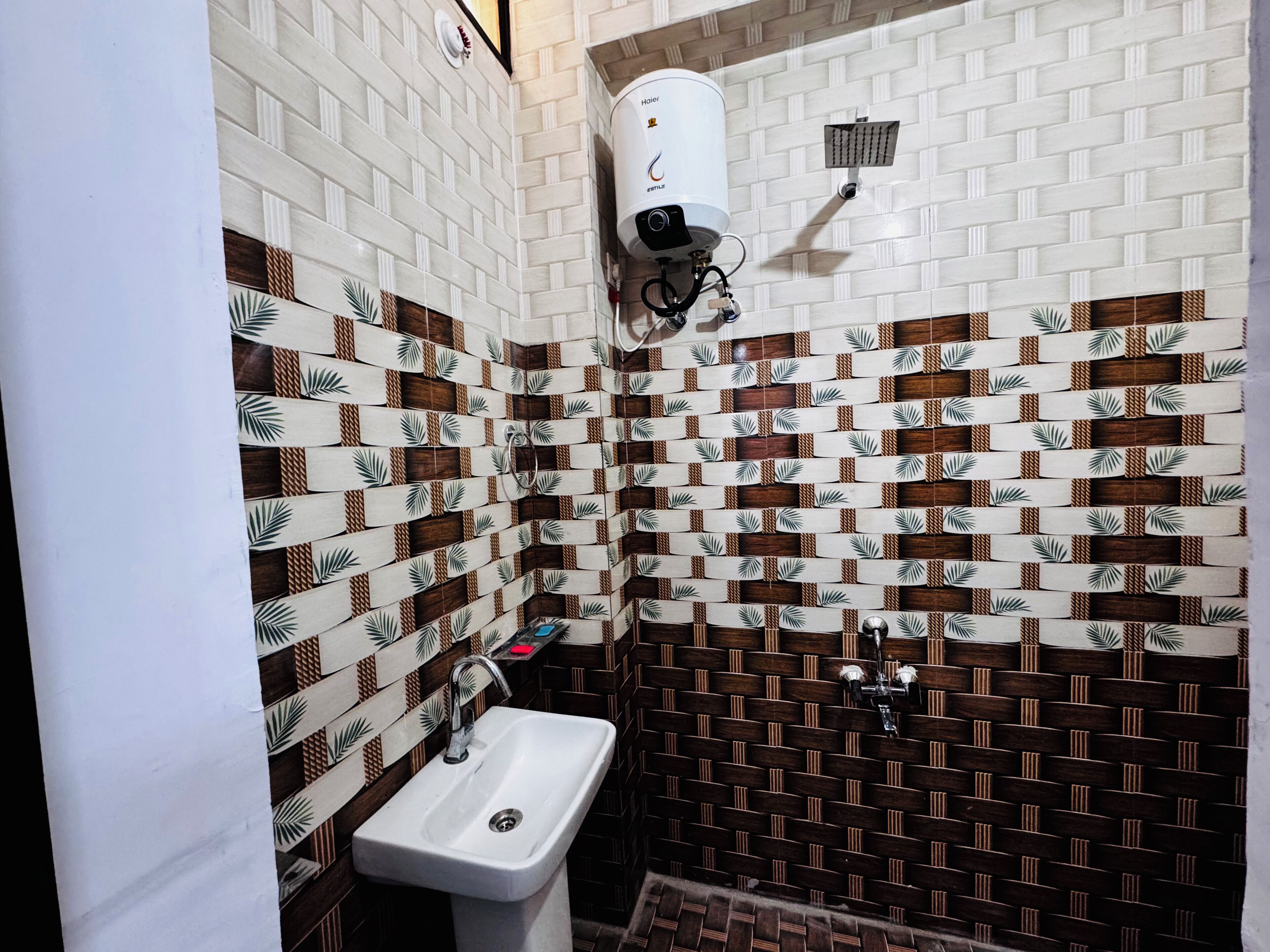 Shower, bidet, towels, soap
