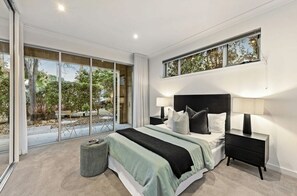Room - Belle Escapes - The Anchorage on Henley (Charles Sturt)