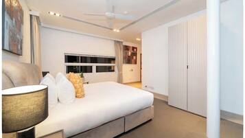 7 bedrooms, iron/ironing board, WiFi (free), bed sheets