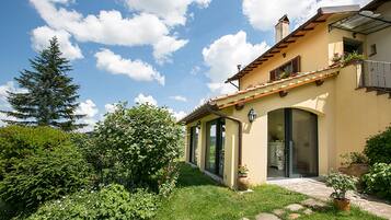 House, Smoking