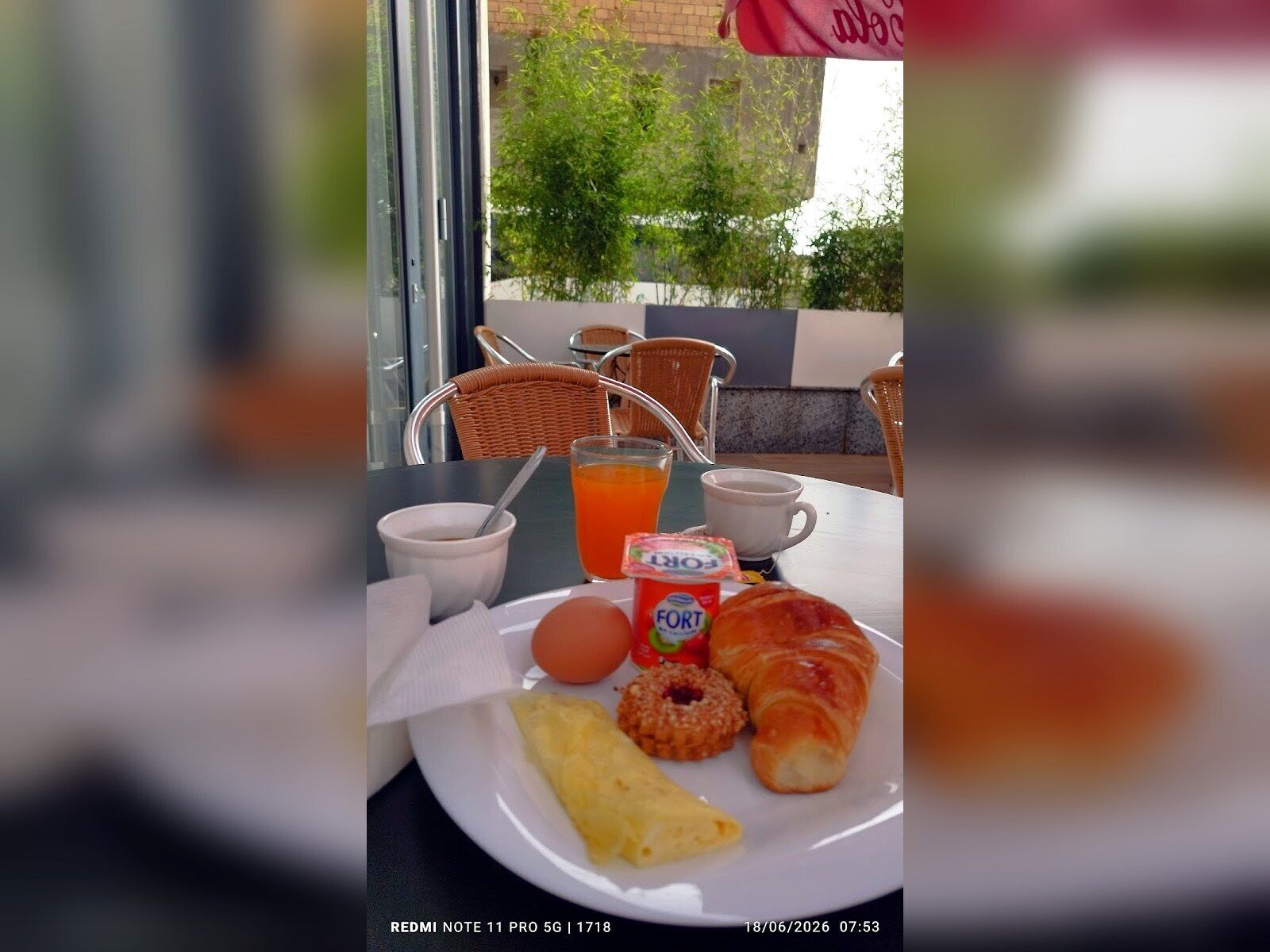 Free daily buffet breakfast