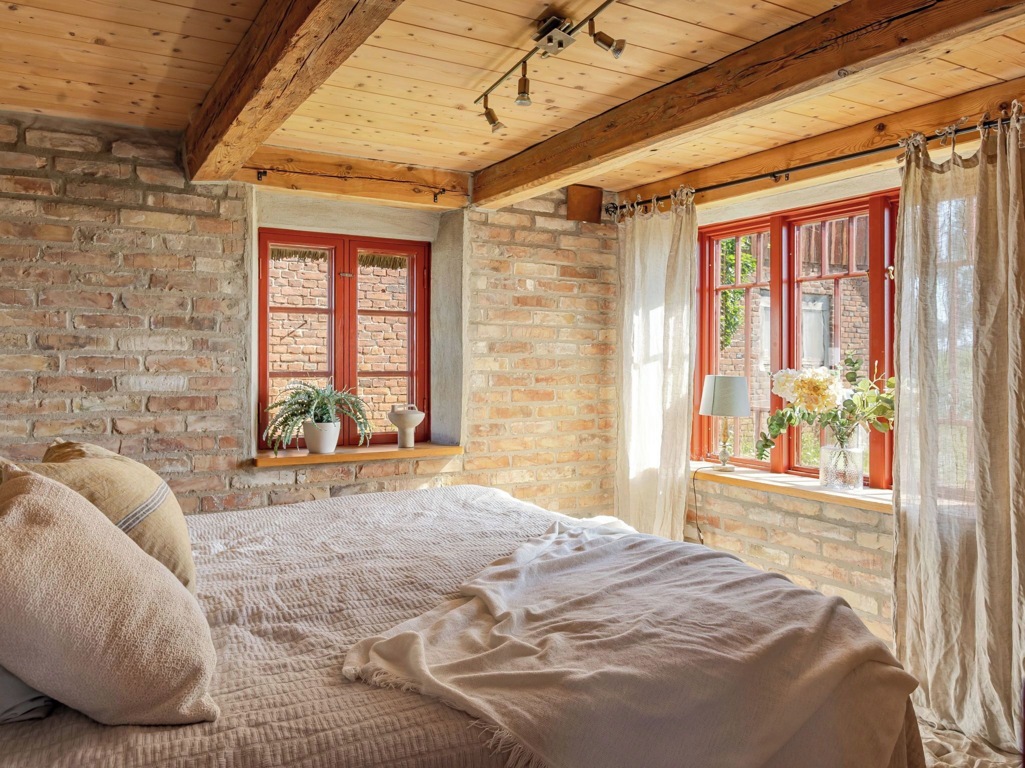 4 bedrooms