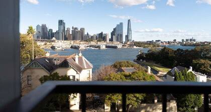 Iconic Harbour Bridge & Opera House Views
