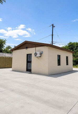 Exterior - Cozy Apartment, Rio Grande City (Rio Grande City)