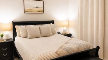 Iron/ironing board, free WiFi, bed sheets