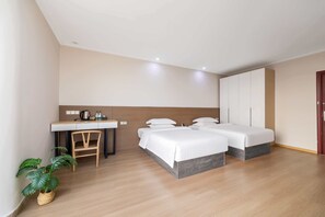 Basic Double Room | Desk, free WiFi - Kuncheng Extraordinary Hotel  (Shanghai)