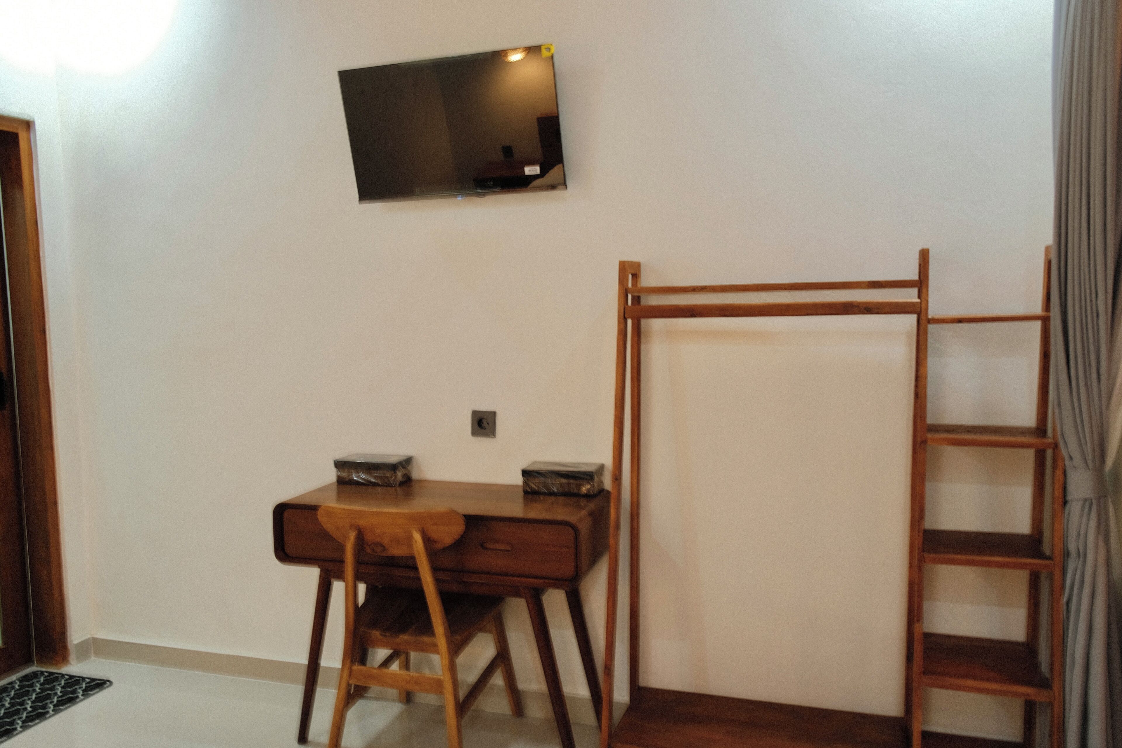 Suite, vista piscina | Interni