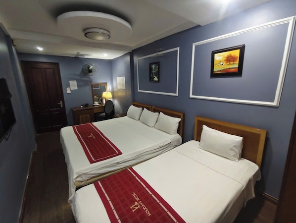 Superior Quadruple Room | Desk, WiFi (free) - Charming Homestay (Hoan Kiem)