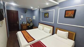 Superior Triple Room | Desk, WiFi (free)