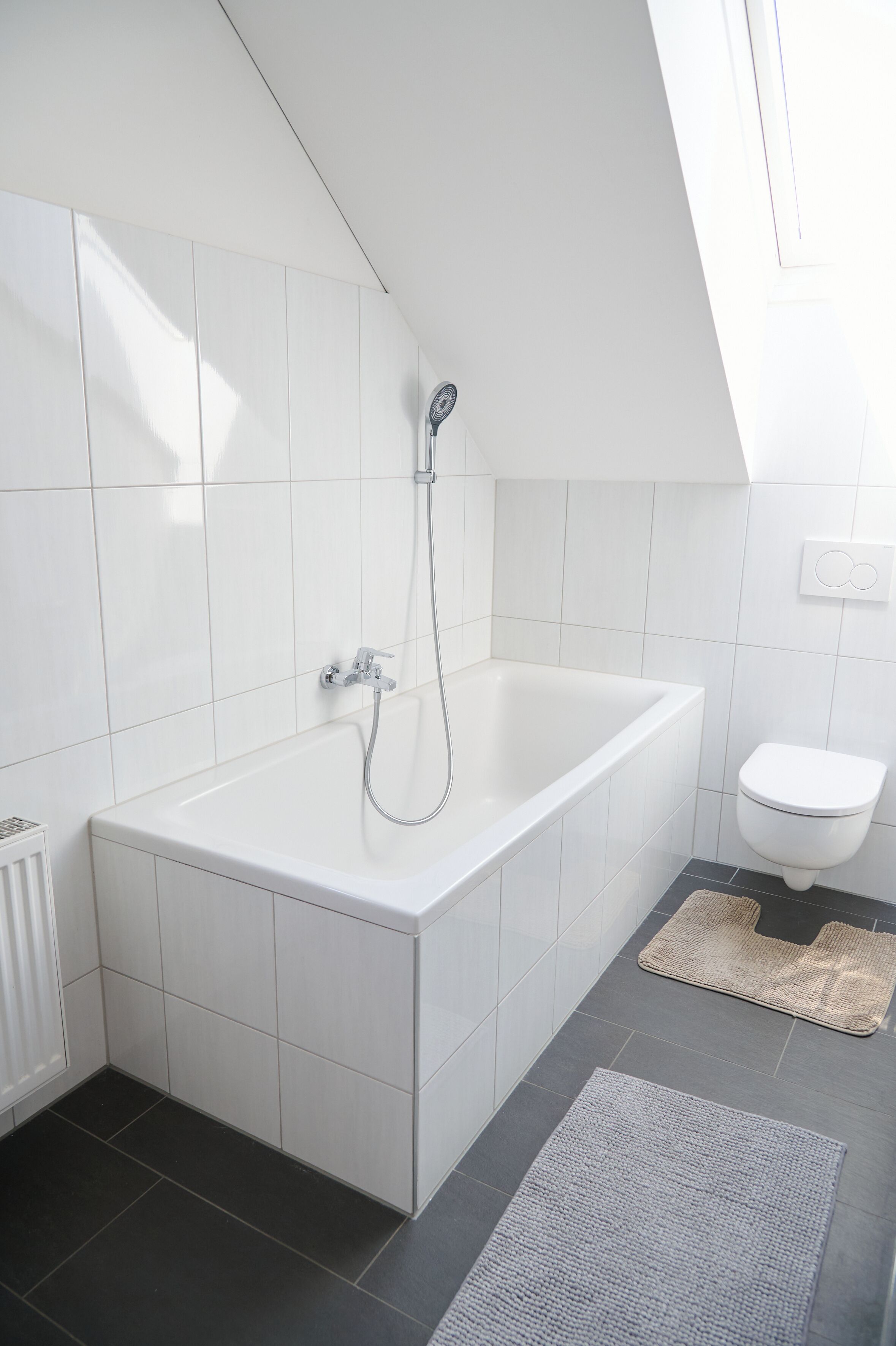 Deluxe-Apartment, Balkon | Badezimmer | Dusche, Haartrockner, Handtücher, Seife