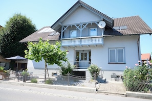 Façana frontal de l'allotjament