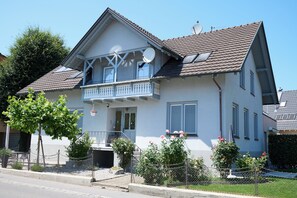 Front of property - Villa Rebgarten (Höchst)