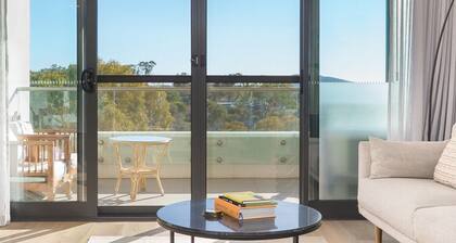 North-Facing Apartment with Telstra Tower Views