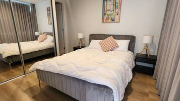 2 bedrooms, desk, iron/ironing board, free WiFi