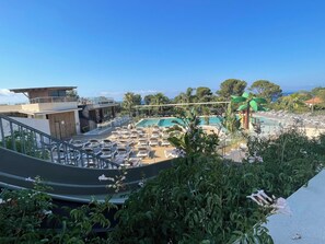 Pool - The "Écrin de l'Île d'Or" in Saint-Raphaël, located 400 meters from the beach (Saint-Raphaël)