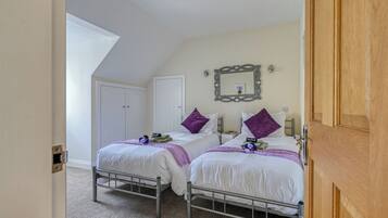3 bedrooms, Internet
