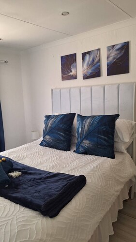 Cozy Private Room with En-suite in Central Randburg