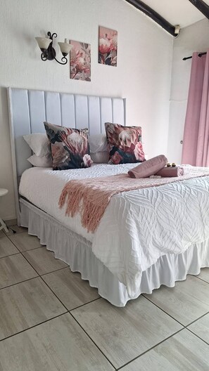 Room - Cozy Guest Room with Private Facilities in Randburg (Randburg)