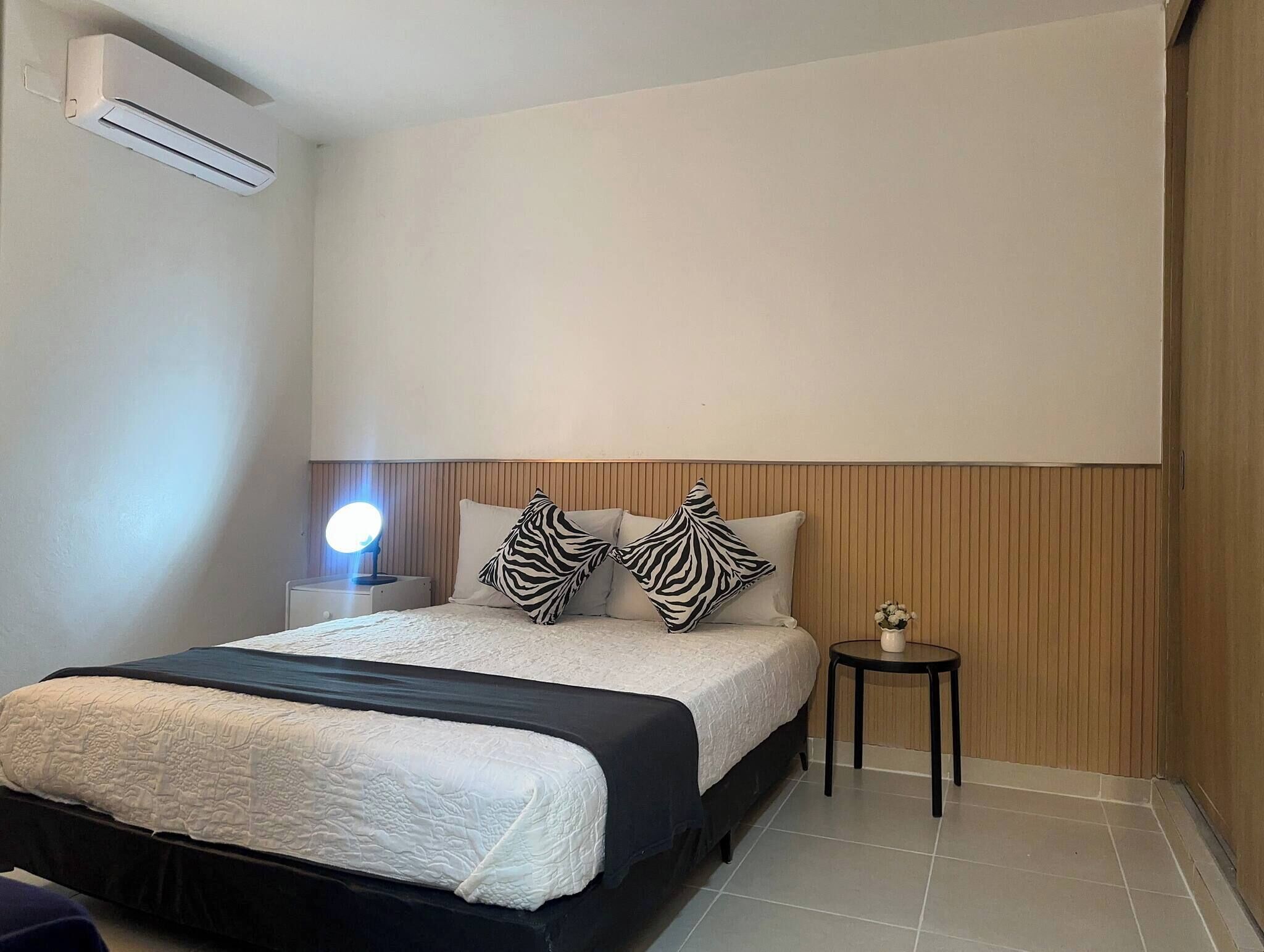 2 chambres, fer et planche à repasser, accès Internet, draps fournis