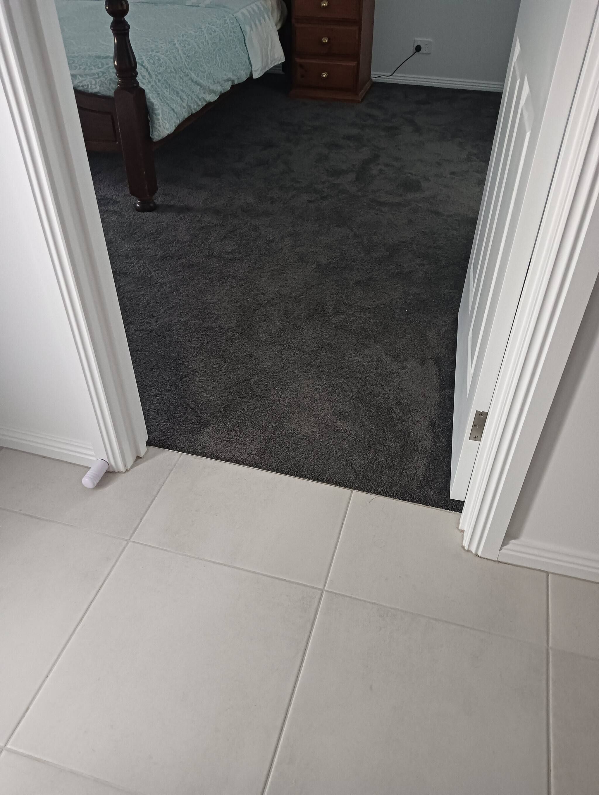 Iron/ironing board, bed sheets, wheelchair access