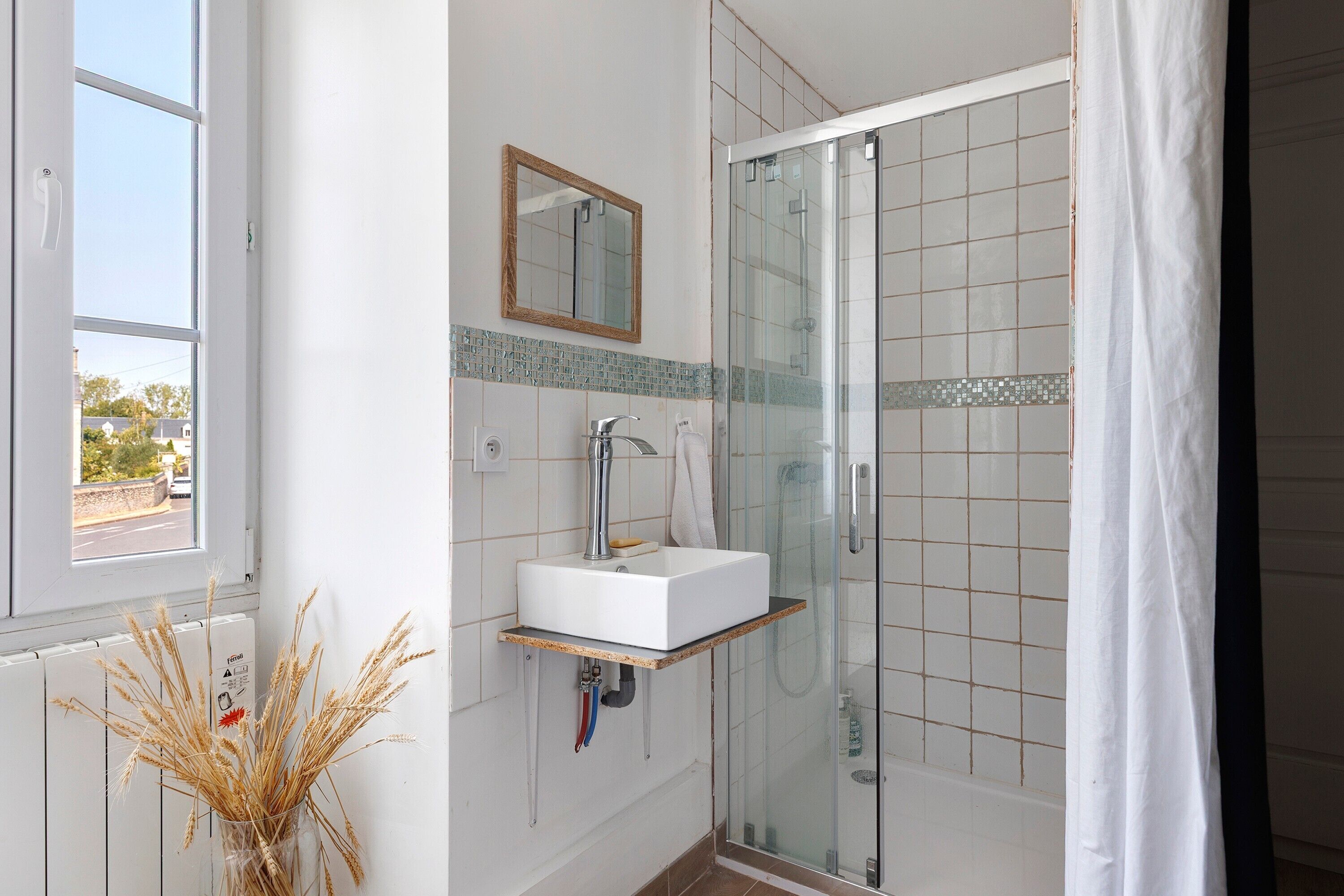 Shower, towels