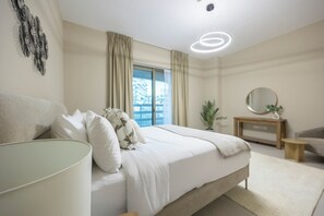Apartment, Balkon | Bügeleisen/Bügelbrett, kostenloses WLAN