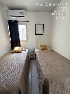 2 bedrooms, iron/ironing board, WiFi, bed sheets - Cozy Family Home 30 Min from San Salvador - A/C & Gated Community (Conacaste)