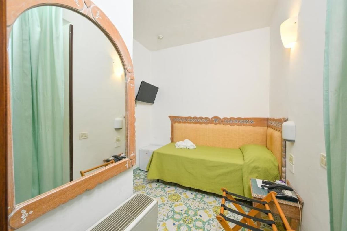 Standard Single Room | WiFi (free)