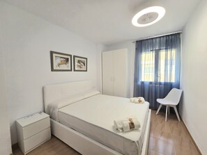 Bügeleisen/Bügelbrett, kostenloses WLAN, Bettwäsche