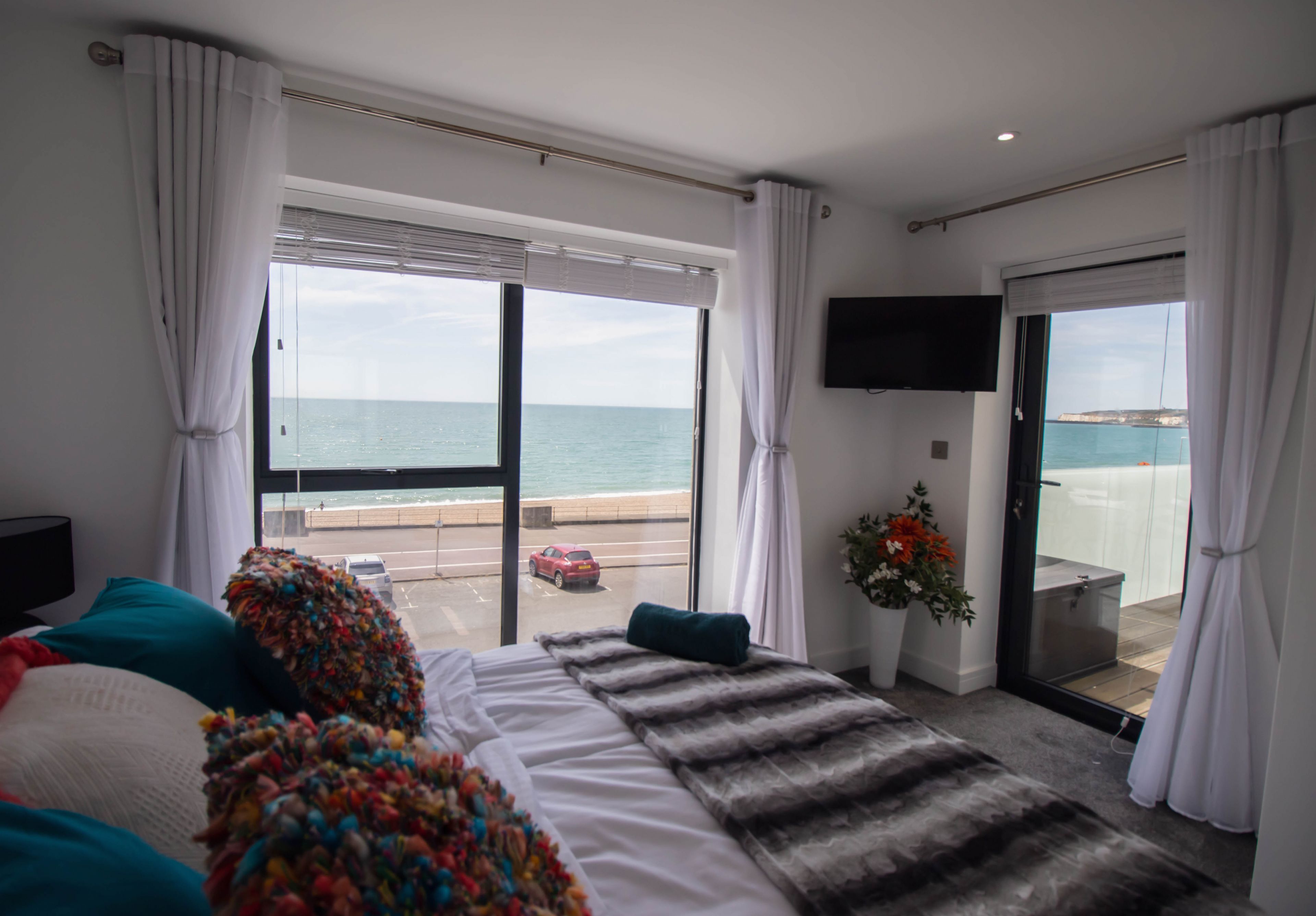 2 bedrooms