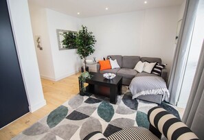 Living area - Marine View Apartment (Seaford)