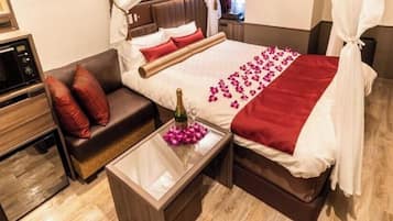 Basic Double Room | Laptop workspace, free WiFi