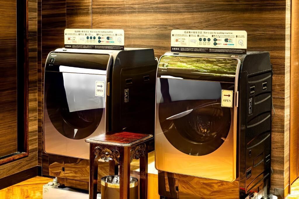 Deluxe Quadruple Room, Smoking | Interior