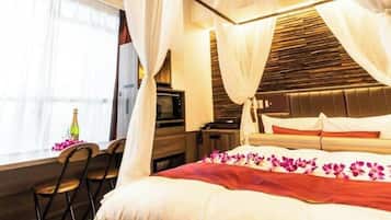 Comfort Double Room | Laptop workspace, free WiFi