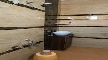 Luxury Room | Bathroom