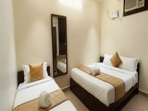 Premium Quadruple Room - Jazz inn  (Thiruvallur)