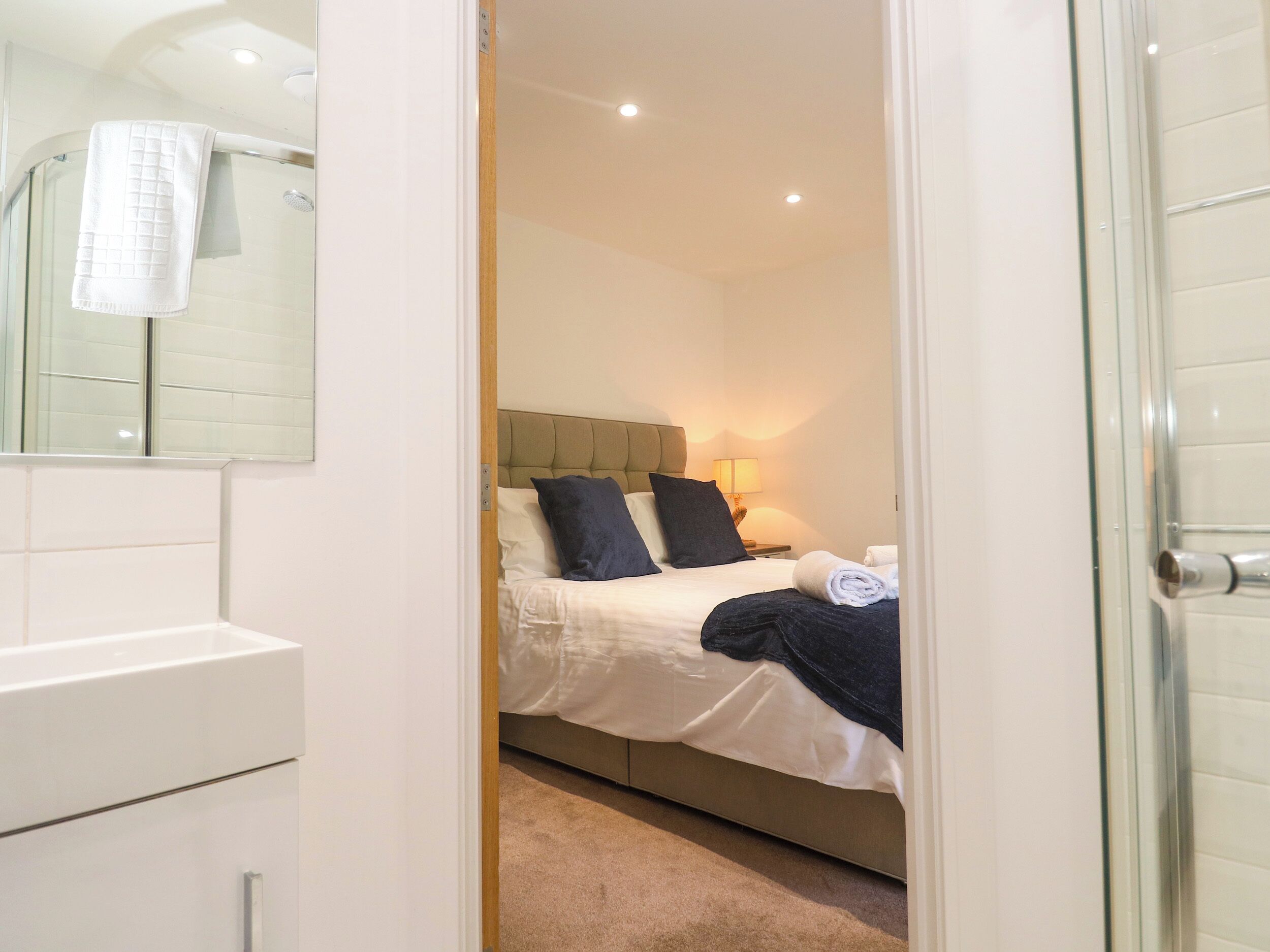 4 bedrooms, free WiFi, individually decorated, individually furnished