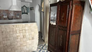 Comfort-Dreibettzimmer, Balkon | Innenbereich
