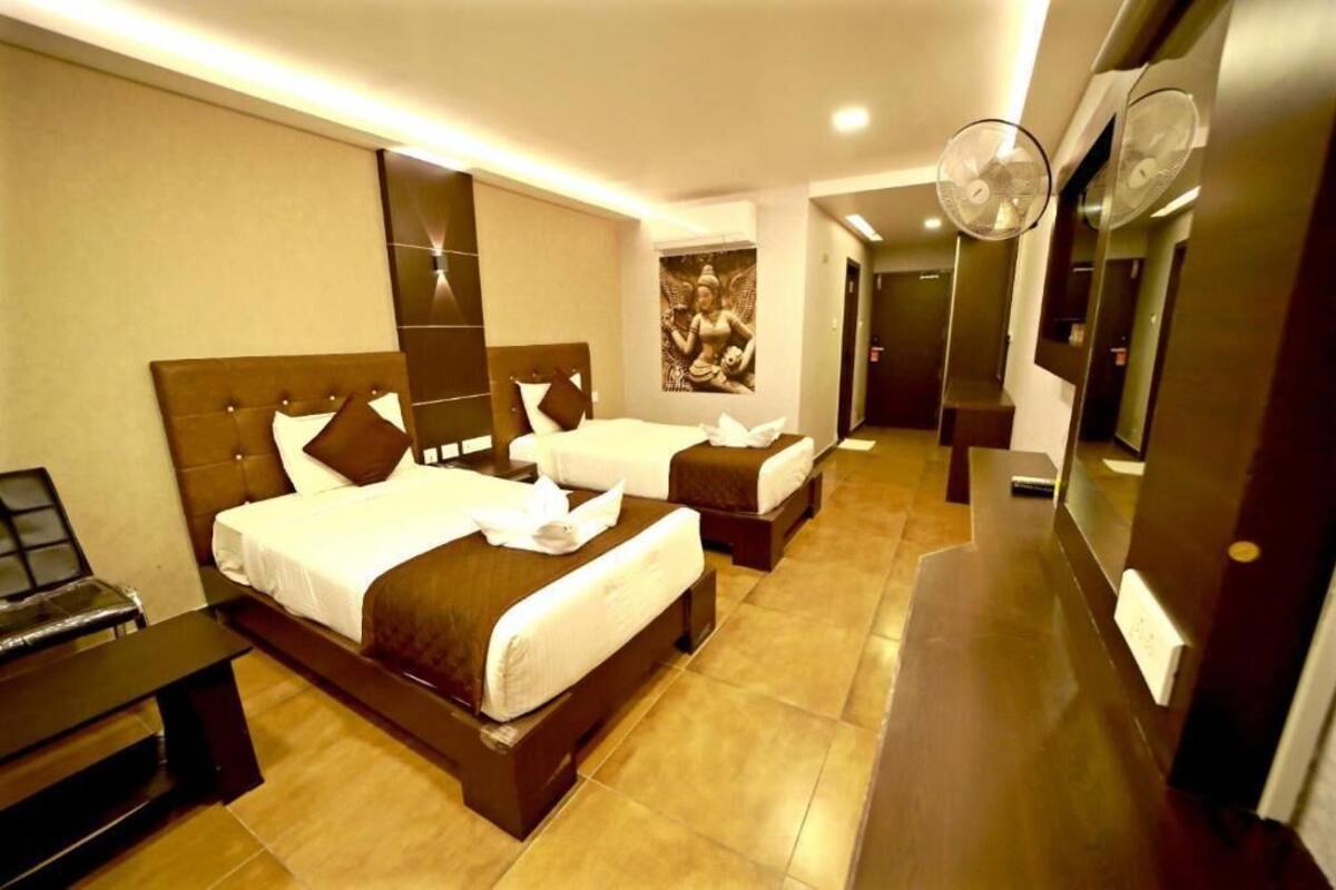 Deluxe Room, 2 Double Beds, Non Smoking, Air conditioning | Iron/ironing board, WiFi (free)