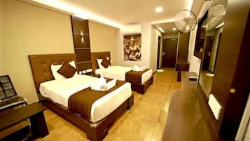 Chambre Deluxe, 2 lits doubles, non-fumeurs, climatisation | Fer et planche à repasser, Wi-Fi gratuit