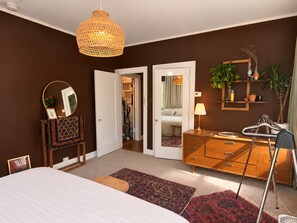 Room - Spacious Designer Apartment in the Heart of Silver Lake (Los Angeles)